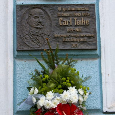 Zdjęcie - 11.05 – Złożenie kwiatów – Tablica Pamiątkowa Carla Teike – Honoring Carl Teike