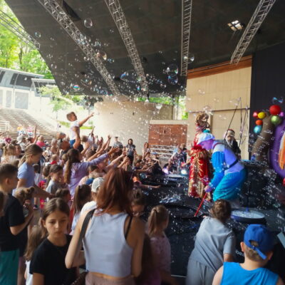Zdjęcie - 2025.06.01 Dzień Dziecka z MCK i Teatrem Baniek Mydlanych