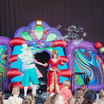 Zdjęcie - 2025.06.01 Dzień Dziecka z MCK i Teatrem Baniek Mydlanych