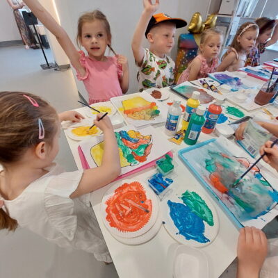 Zdjęcie - 2025.06.15 Urodziny Julki i Amelki w SOWA