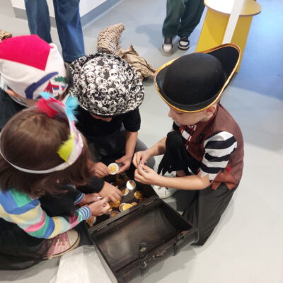 Zdjęcie - 2025.09.28 Piracka przygoda – warsztaty familijne w SOWA Gorzów Wielkopolski