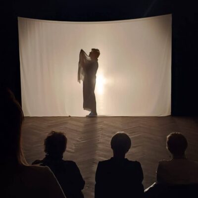 Zdjęcie - 2025.10.12 SkrzywdzONE – prapremiera spektaklu grupy Lun – Art