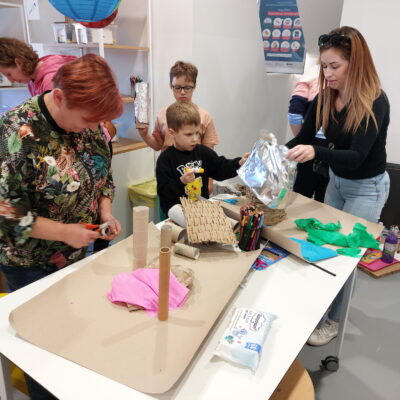 Zdjęcie - 2025.10.19 Kosmiczne energie – warsztaty familijne w SOWA Gorzów Wielkopolski