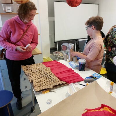 Zdjęcie - 2025.10.19 Kosmiczne energie – warsztaty familijne w SOWA Gorzów Wielkopolski