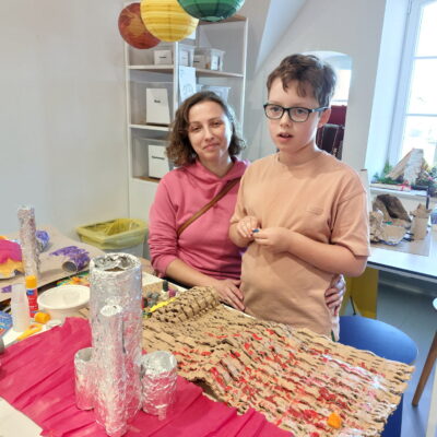 Zdjęcie - 2025.10.19 Kosmiczne energie – warsztaty familijne w SOWA Gorzów Wielkopolski