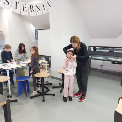 Zdjęcie - 2025.10.19 Kosmiczne energie – warsztaty familijne w SOWA Gorzów Wielkopolski