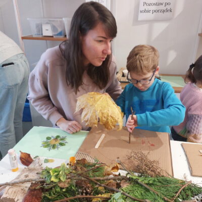Zdjęcie - 2025.11.09 Eko sztuka z darów natury – warsztaty familijne w SOWA Gorzów Wielkopolski
