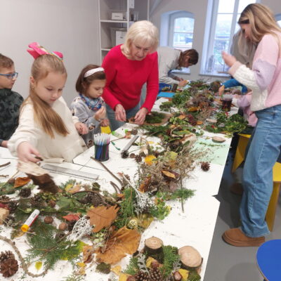 Zdjęcie - 2025.11.09 Eko sztuka z darów natury – warsztaty familijne w SOWA Gorzów Wielkopolski