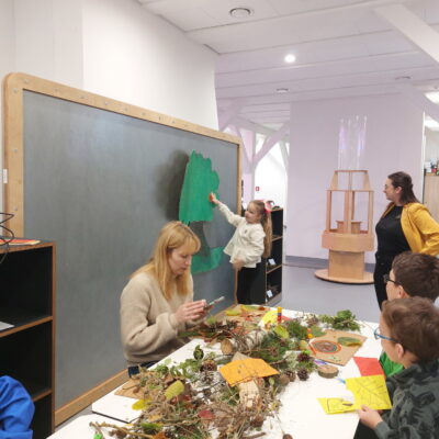 Zdjęcie - 2025.11.09 Eko sztuka z darów natury – warsztaty familijne w SOWA Gorzów Wielkopolski