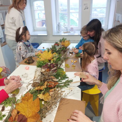 Zdjęcie - 2025.11.09 Eko sztuka z darów natury – warsztaty familijne w SOWA Gorzów Wielkopolski