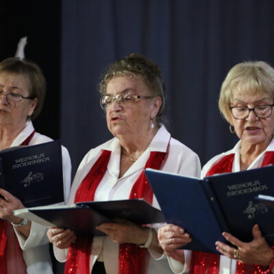 Zdjęcie - 2025.11.12 Patriotyczne śpiewanie dla Niepodległej