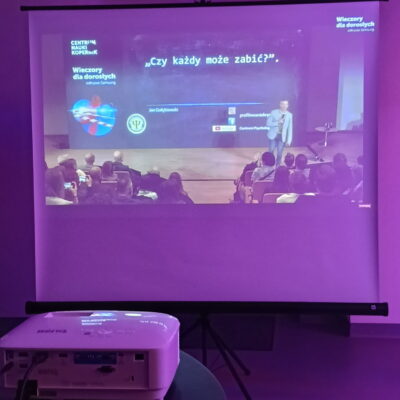 Zdjęcie - 2025.11.20 SOWA dla dorosłych – „Dowody zbrodni”