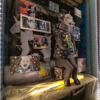 Zdjęcie - 2025.11.21 „Dowody miłości” – wernisaż wystawy w witrynie w IPEA