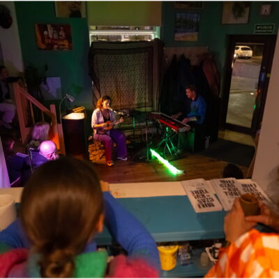 Zdjęcie - 2025.11.21 „Dowody miłości” – wernisaż wystawy w witrynie w IPEA