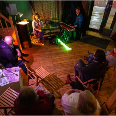 Zdjęcie - 2025.11.21 „Dowody miłości” – wernisaż wystawy w witrynie w IPEA