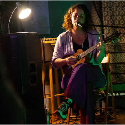 Zdjęcie - 2025.11.21 „Dowody miłości” – wernisaż wystawy w witrynie w IPEA