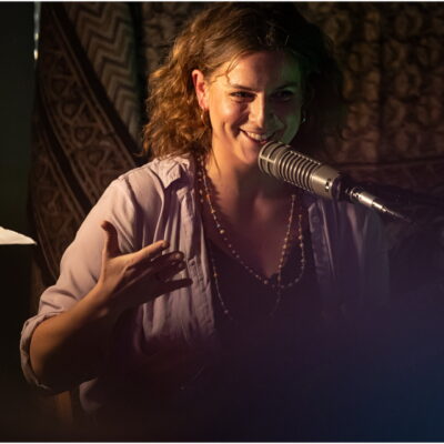 Zdjęcie - 2025.11.21 „Dowody miłości” – wernisaż wystawy w witrynie w IPEA