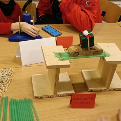 Zdjęcie - 2025.12.05 SOWA Gorzów na kiermaszu SP 13