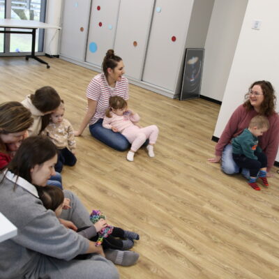 Zdjęcie - 2026.02.25 Bawmy się – na wesoło!: Poznajemy świat kolorów