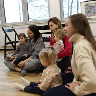 Zdjęcie - 2026.02.25 Bawmy się – na wesoło!: Poznajemy świat kolorów