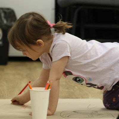 Zdjęcie - 2026.04.11 Muzyka, Dźwięki i Zabawa – warsztaty familijne