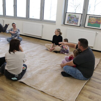 Zdjęcie - 2026.04.11 Muzyka, Dźwięki i Zabawa – warsztaty familijne