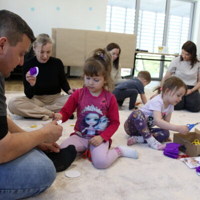 Zdjęcie - 2026.04.11 Muzyka, Dźwięki i Zabawa – warsztaty familijne